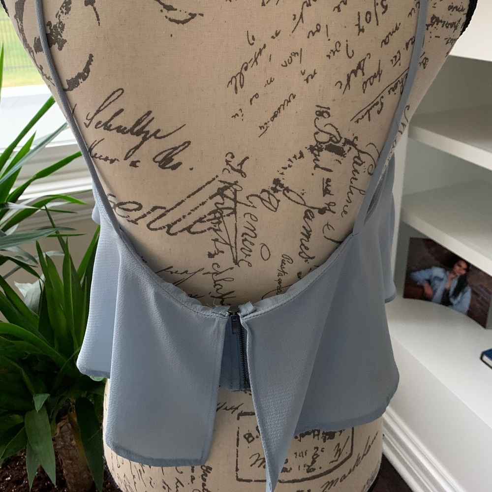 Baby blue flowy crop top!